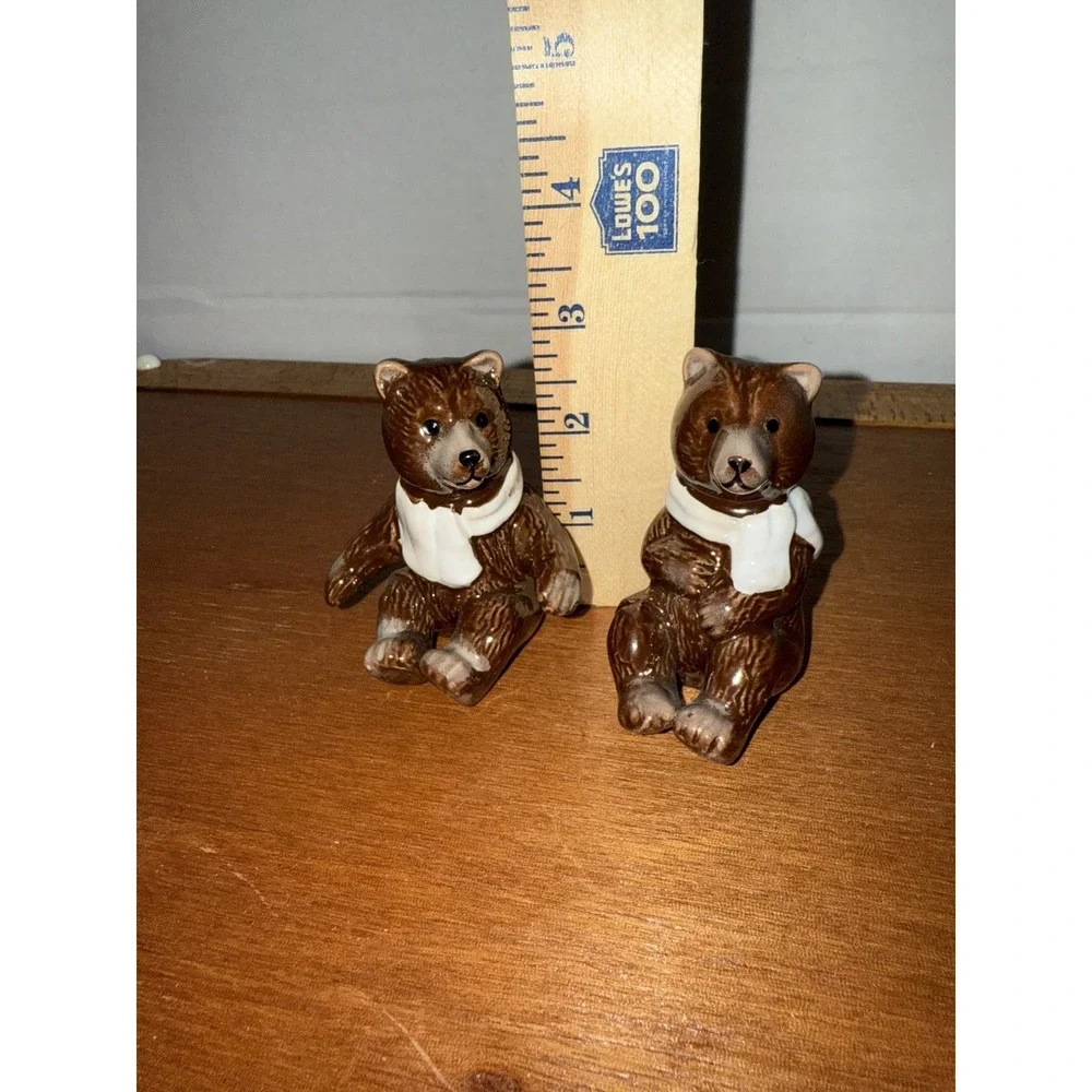 Ceramic‎ Sledding Bears Salt  & Pepper Shakers - Cracker Barrel